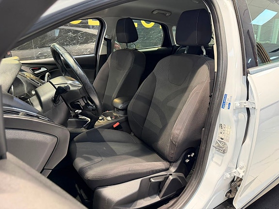 Ford Focus 15 of 24