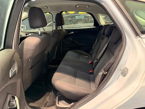 Ford Focus 16 of 24