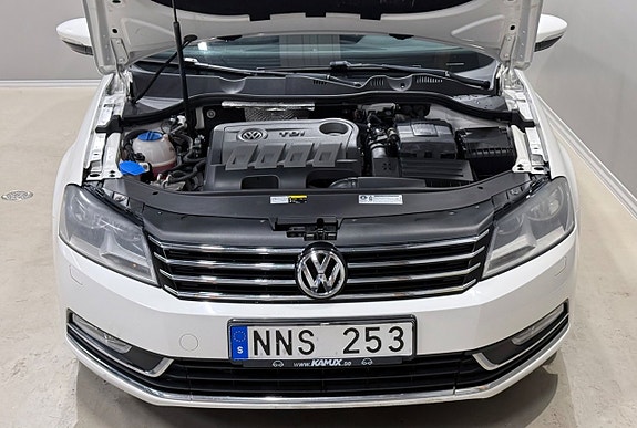 Volkswagen Passat 15 of 16