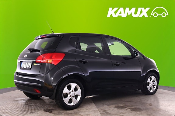 Kia Venga 2 of 17