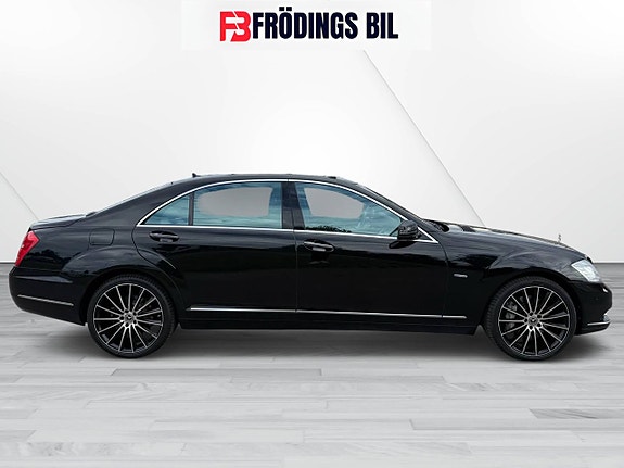 Mercedes-Benz S500 6 of 24