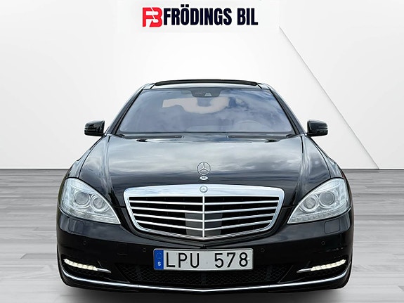 Mercedes-Benz S500 4 of 24