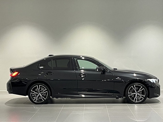BMW 330e 3 of 19