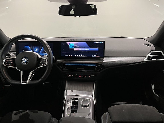 BMW 330e 12 of 19