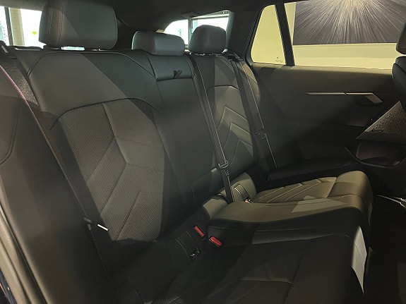 BMW i5 18 of 21