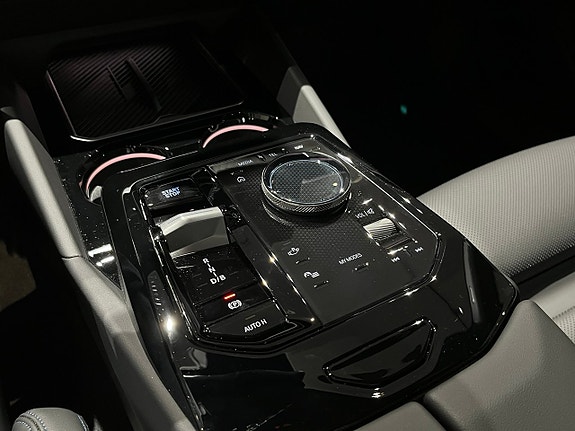 BMW i5 14 of 21