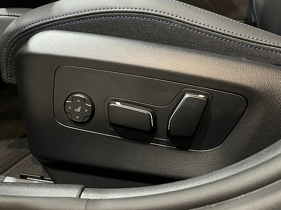 BMW i5 10 of 21