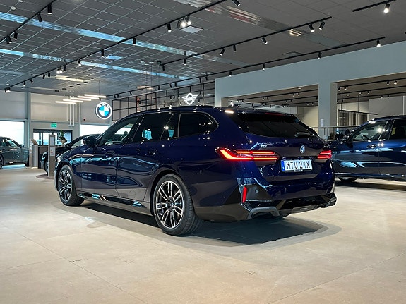 BMW i5 6 of 21