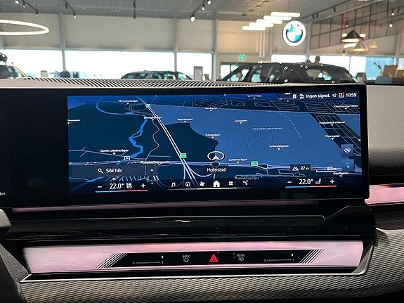 BMW i5 12 of 21