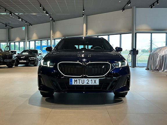 BMW i5 2 of 21