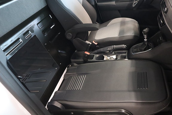 Ford Transit Courier 8 of 17