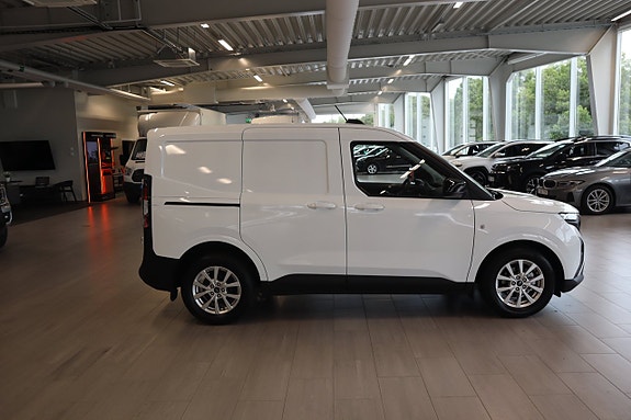 Ford Transit Courier 5 of 17