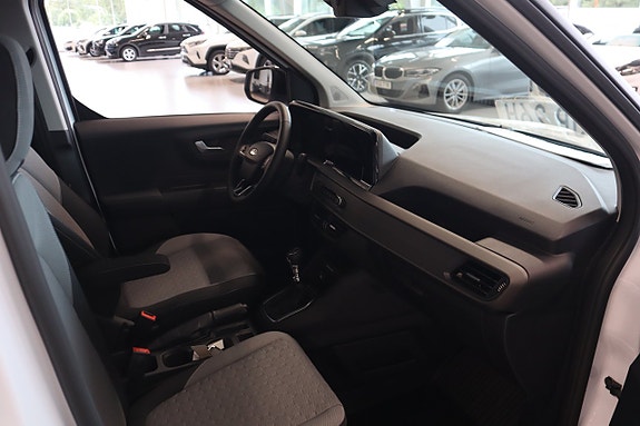 Ford Transit Courier 7 of 17