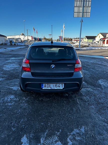BMW 120i 8 of 11