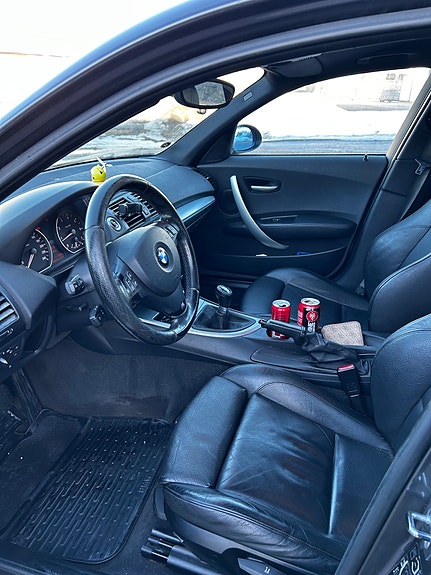 BMW 120i 7 of 11