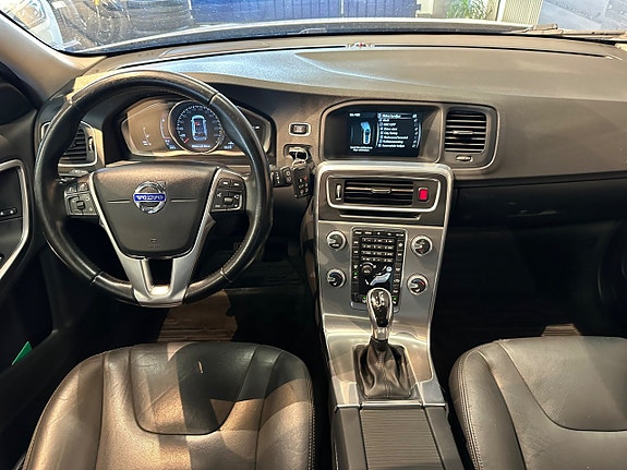 Volvo V60 11 of 25