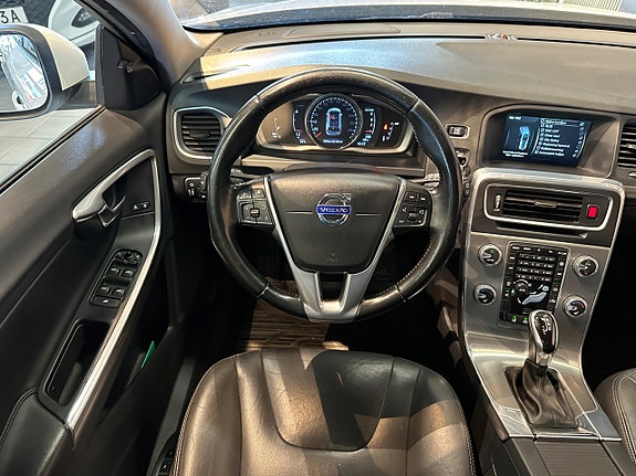 Volvo V60 12 of 25
