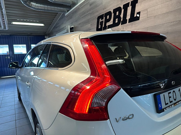 Volvo V60 22 of 25