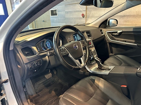 Volvo V60 6 of 25