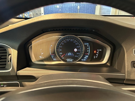Volvo V60 16 of 25