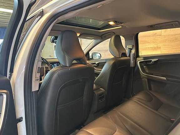 Volvo V60 9 of 25