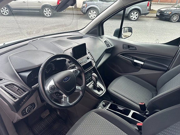 Ford Transit Connect 6 of 18