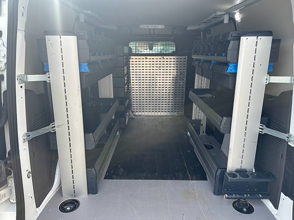 Ford Transit Connect 12 of 18