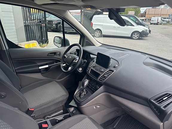 Ford Transit Connect 11 of 18