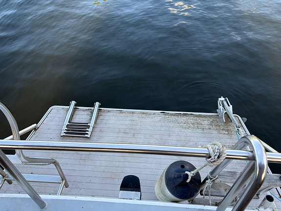 Varvsbyggd stålbåt 9,5 × 3,05m – VP AQD40A – Bogpropeller – Sjösatt i Mälaren 10 of 14