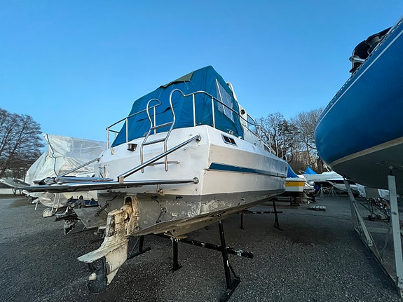 Varvsbyggd stålbåt 9,5 × 3,05m – VP AQD40A – Bogpropeller – Sjösatt i Mälaren 2 of 14