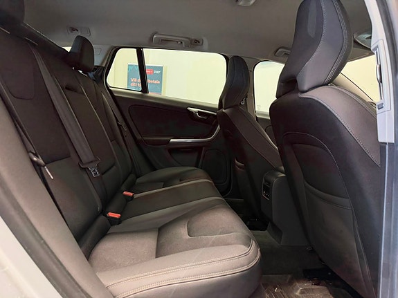 Volvo V60 12 of 19