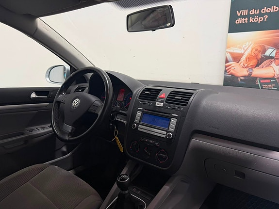 Volkswagen Golf V 2 of 17