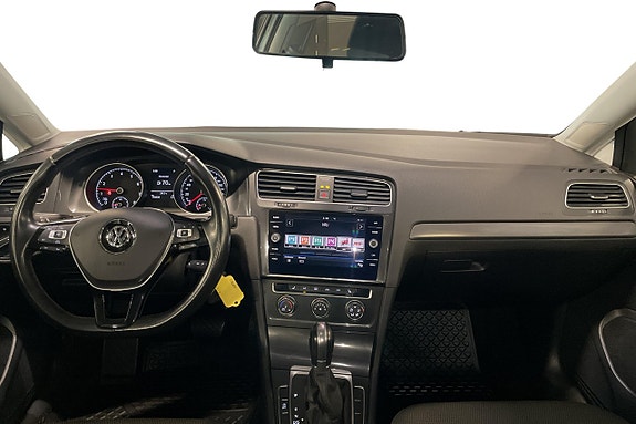 Volkswagen Golf VII 11 of 29