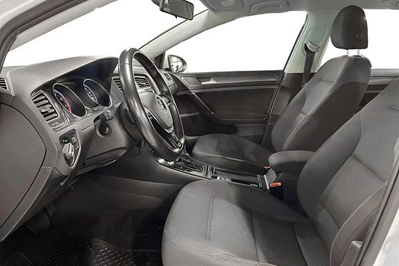 Volkswagen Golf VII 13 of 29