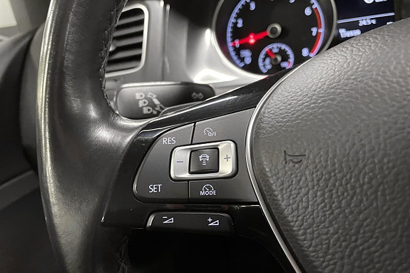 Volkswagen Golf VII 21 of 29