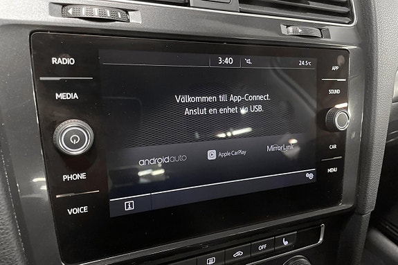 Volkswagen Golf VII 24 of 29