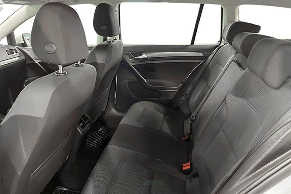Volkswagen Golf VII 16 of 29
