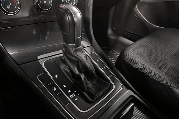 Volkswagen Golf VII 20 of 29