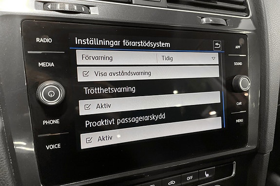 Volkswagen Golf VII 26 of 29