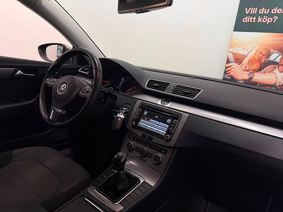 Volkswagen Passat 2 of 20