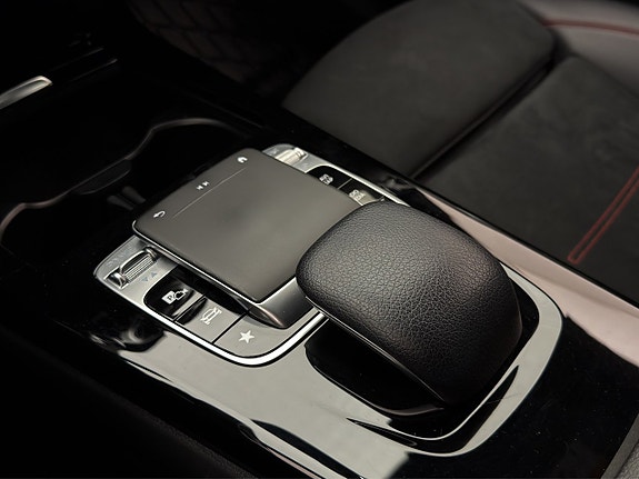 Mercedes-Benz CLA200 24 of 30