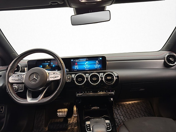 Mercedes-Benz CLA200 17 of 30