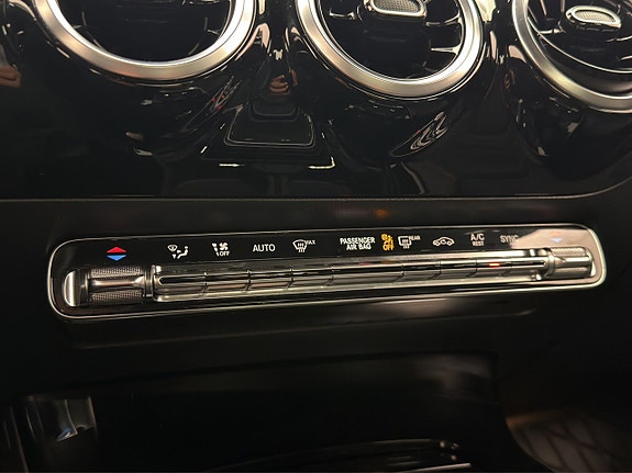 Mercedes-Benz CLA200 23 of 30