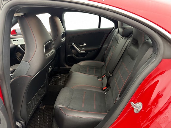 Mercedes-Benz CLA200 27 of 30