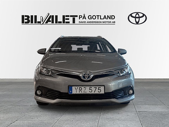 Toyota Auris 5 of 12