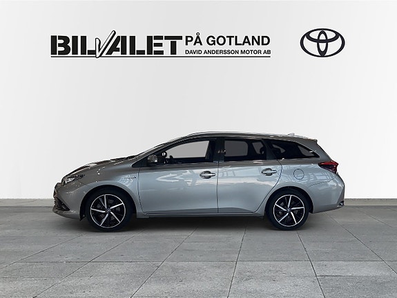 Toyota Auris 3 of 12