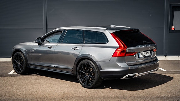 Volvo V90 Cross Country 17 of 24