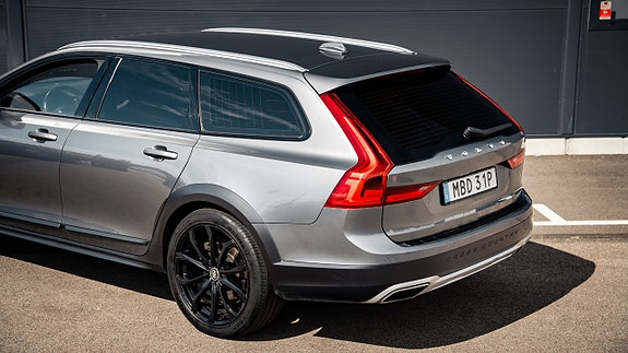Volvo V90 Cross Country 18 of 24