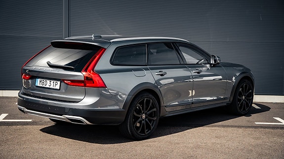 Volvo V90 Cross Country 22 of 24