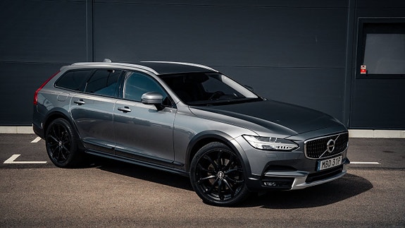 Volvo V90 Cross Country 4 of 24